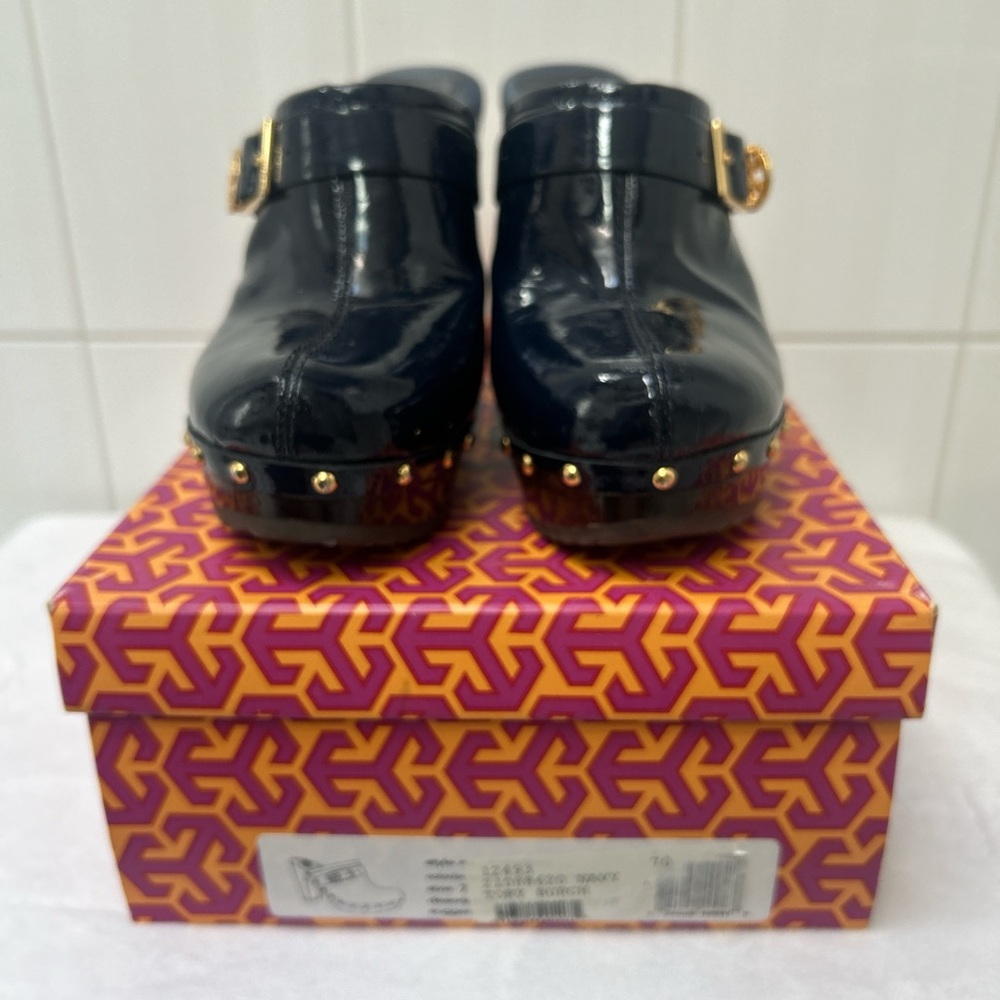 Tory Burch Navy Mules with Gold Details - Picture 4 of 7